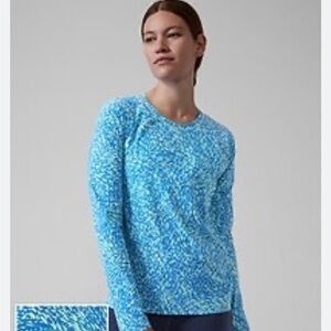 Athleta Blue and Green Ultimate Train Print Top